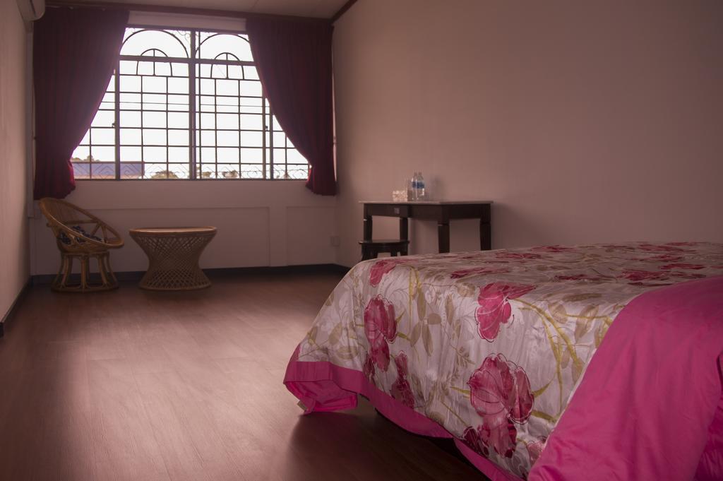 Bike And Tours Bed And Breakfast Lahad Datu Pokoj fotografie